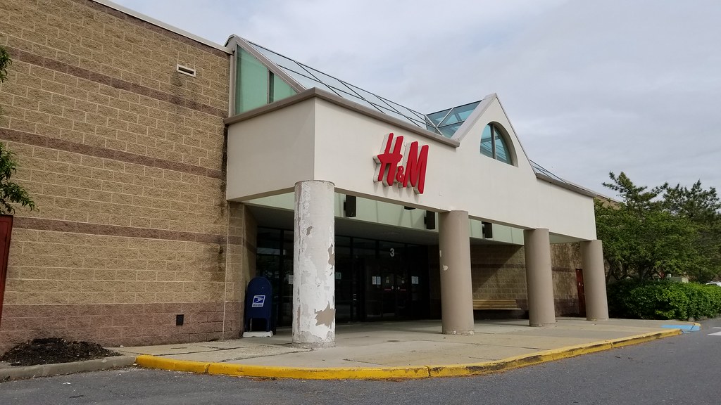 Phillipsburg Mall Phillipsburg, NJ May 2018 Mike Kalasnik Flickr