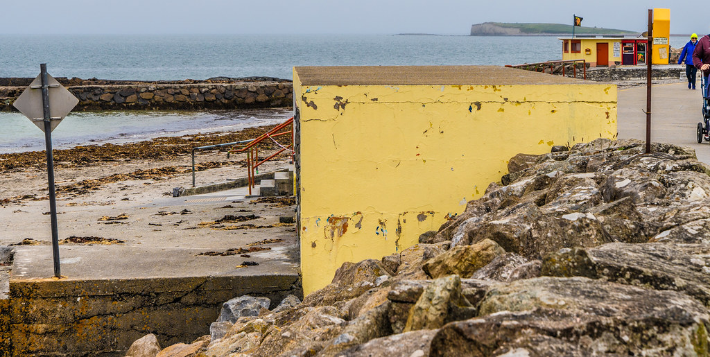 ANOTHER ATTEMPT TO PHOTOGRAPH SALTHILL IN GALWAY [ I RAINE… Flickr