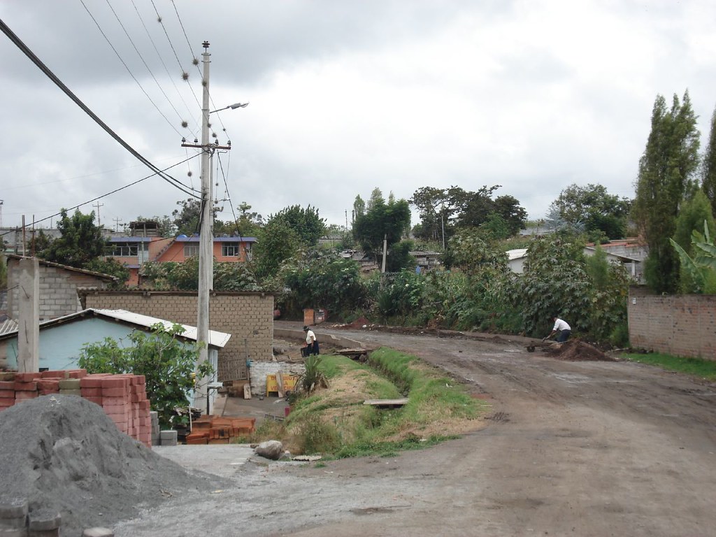 Tumbaco, Ecuador Paving streets in Tumbaco. Piece of Eight Flickr