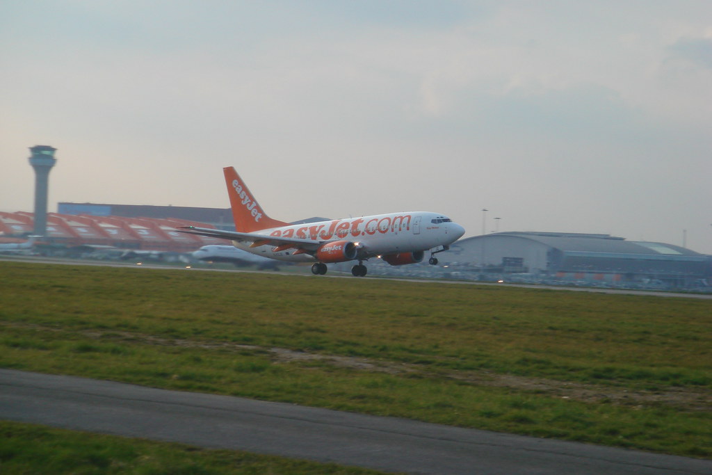Easyjet B737 London Luton a photo on Flickriver