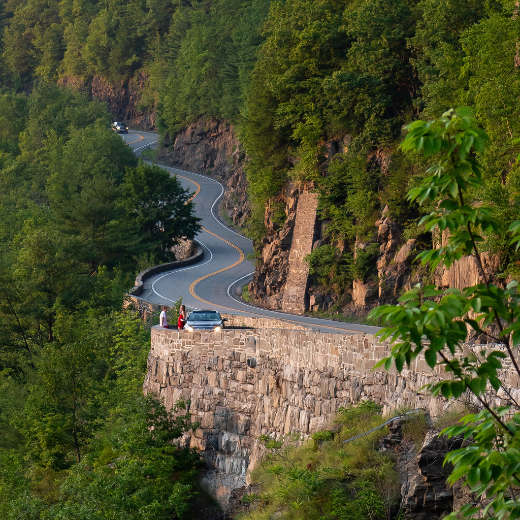 Hawk's Nest, NY I recently discovered this road by acciden… Aldo Altamirano Flickr