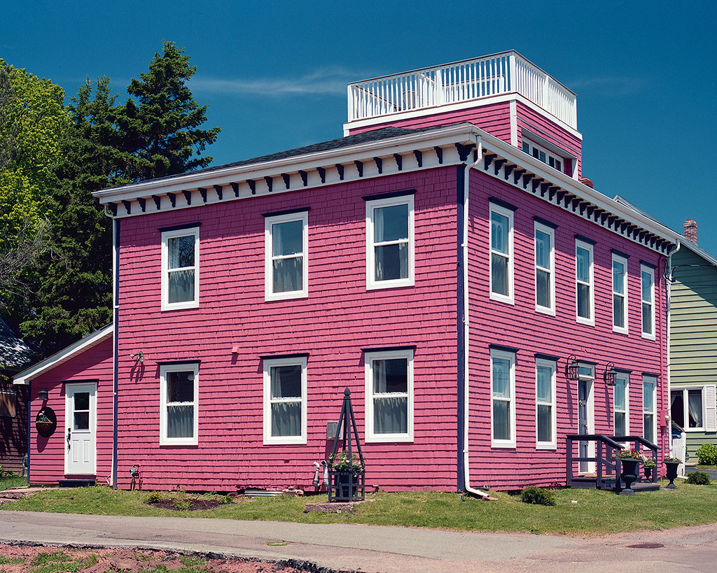 Victoria by the sea, PEI Bronica SQA. ZenzanonS 50mm f3.… Flickr