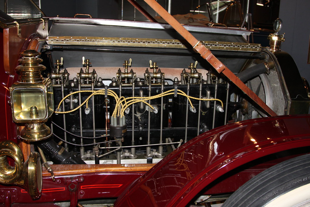 Knox Straight 6 OHV The Knox Automobile Company was a manu… Flickr