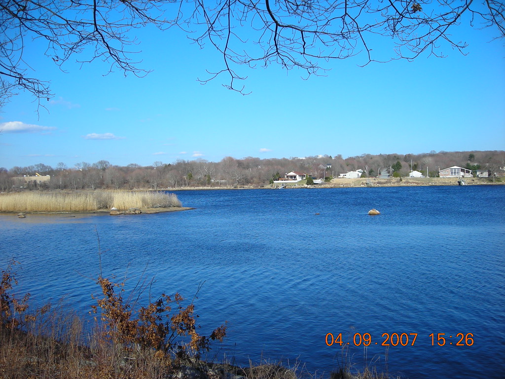 Pawcatuck River This is a shot of the Pawcatuck River in e… Flickr