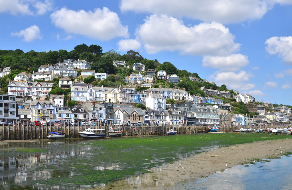 Low tide at West Looe, Cornwall At low tide the Looe River… Flickr