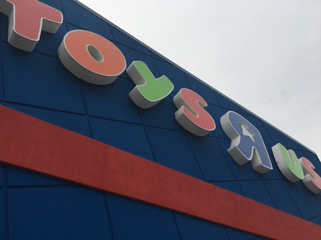 Toys ‘R’ Us Knoxville, TN greenth1ng Flickr