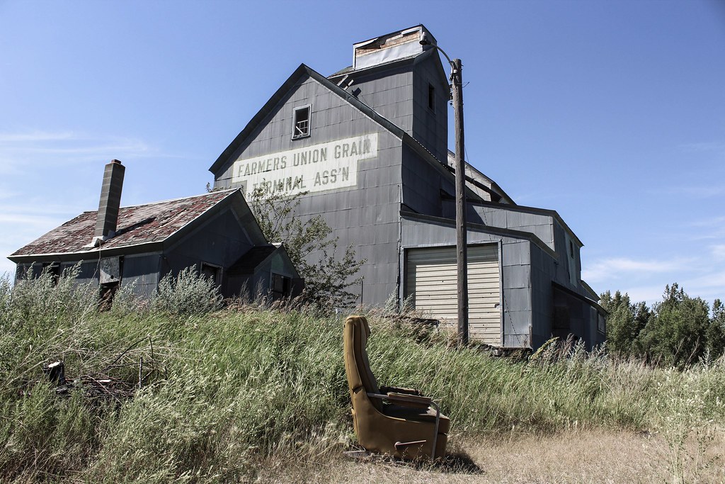 Rural North Dakota. Abandoned recliner. Farmers Union Grai… Flickr