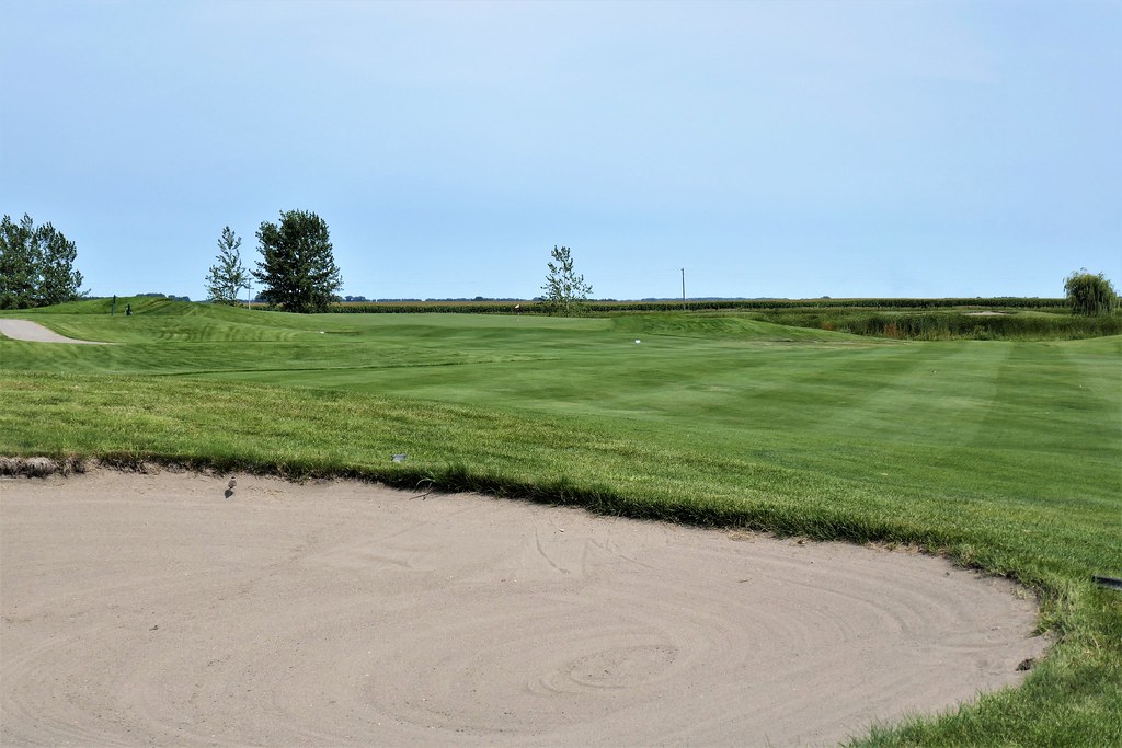 Dakota Winds Sisseton 11 i approach from left fairway bun… Flickr