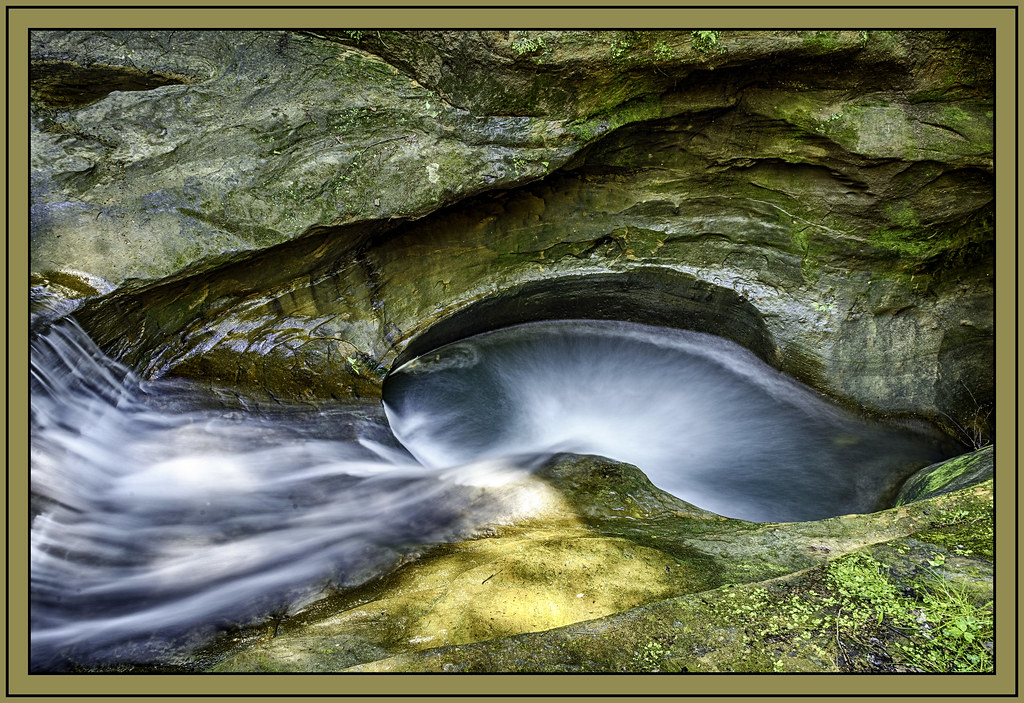 Devil's bathtub in Hocking Hills State Park Hocking Hills … Flickr