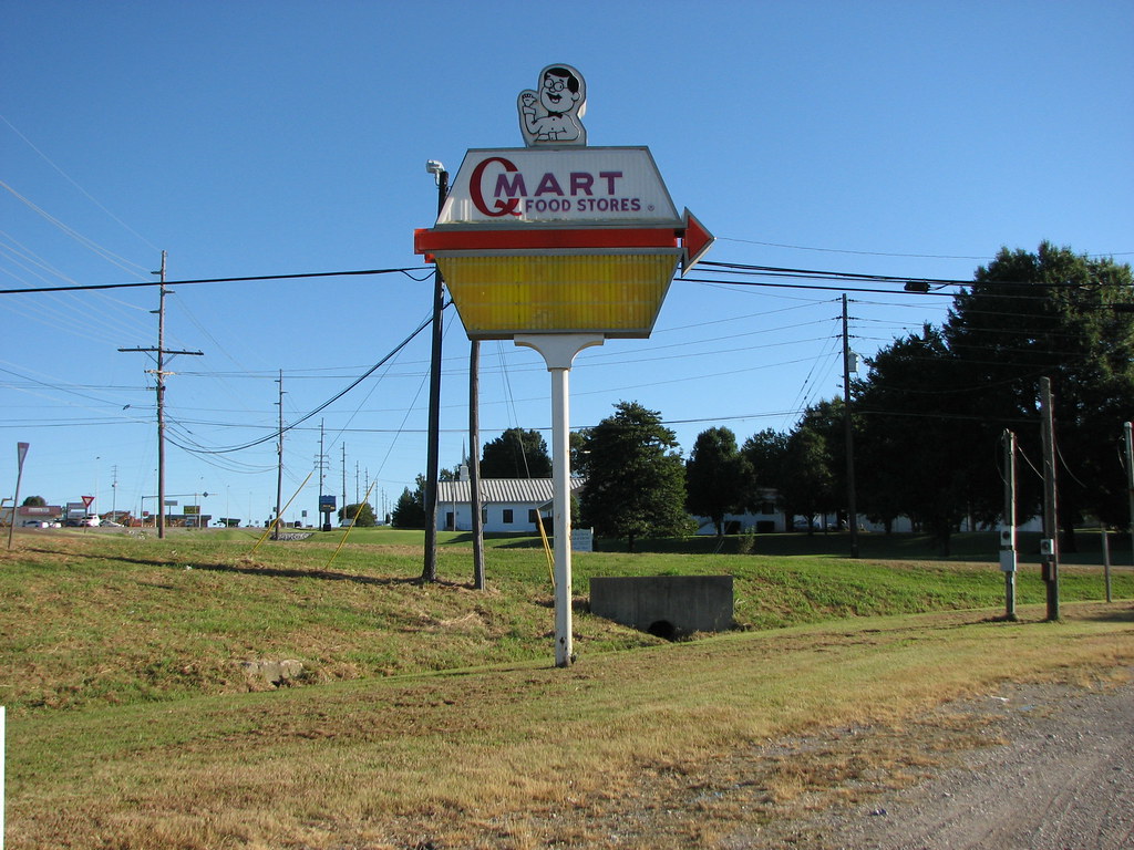 Q Mart Abandoned sign for Q Mart Food Stores near Dyersbur… Flickr
