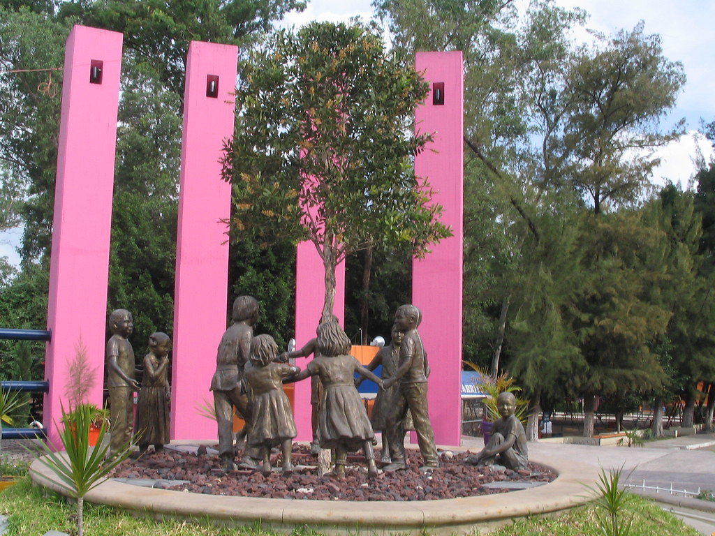 Parque La Loma Cuenta la leyenda que una tarde de octubre.… Flickr