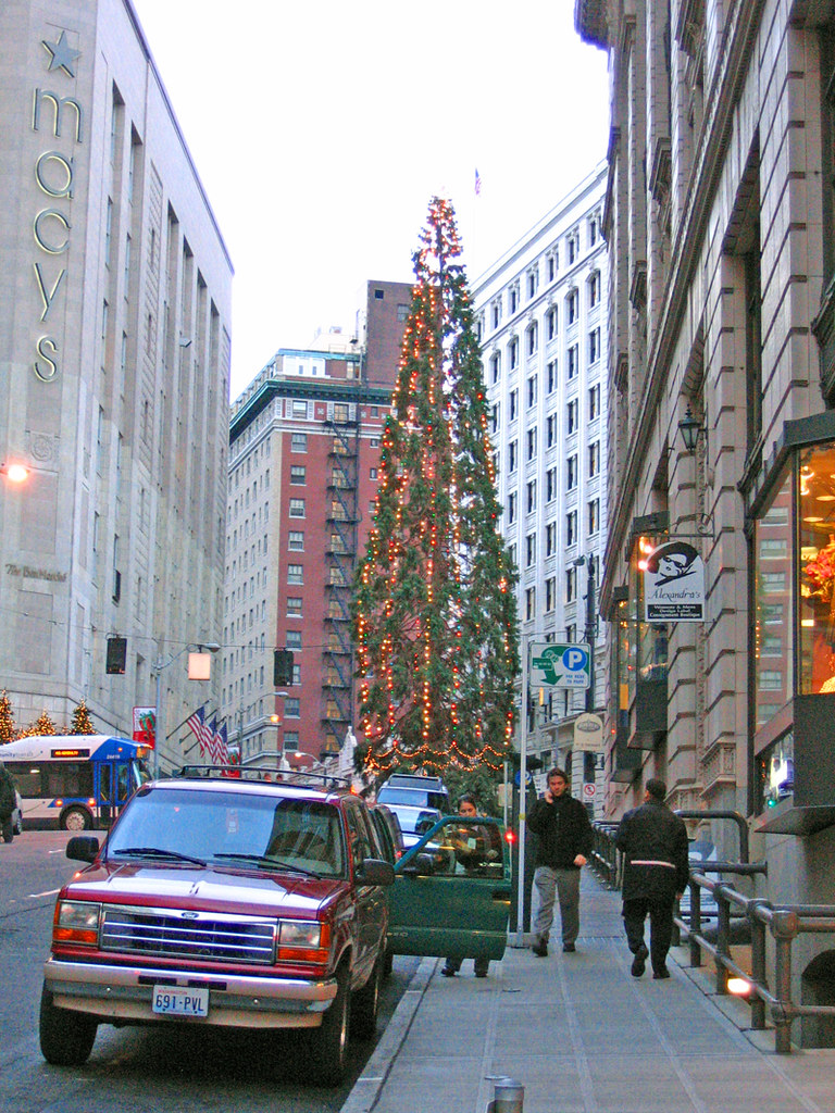 3rdAveTree The city Christmas tree at the triangle junctio… Flickr