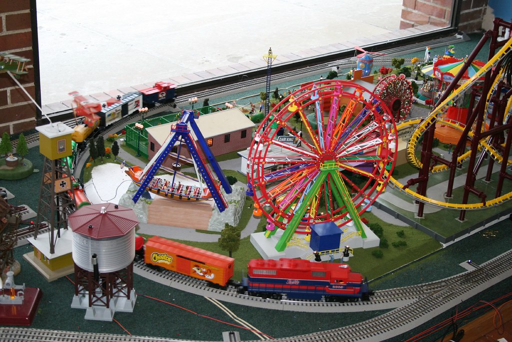 Miniature carnival Hobby store on the square in Woodstock,… pg0xd