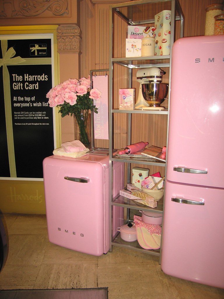 IMG_8984 Pink SMEG Fridge. Harrods you can find anythi… Flickr