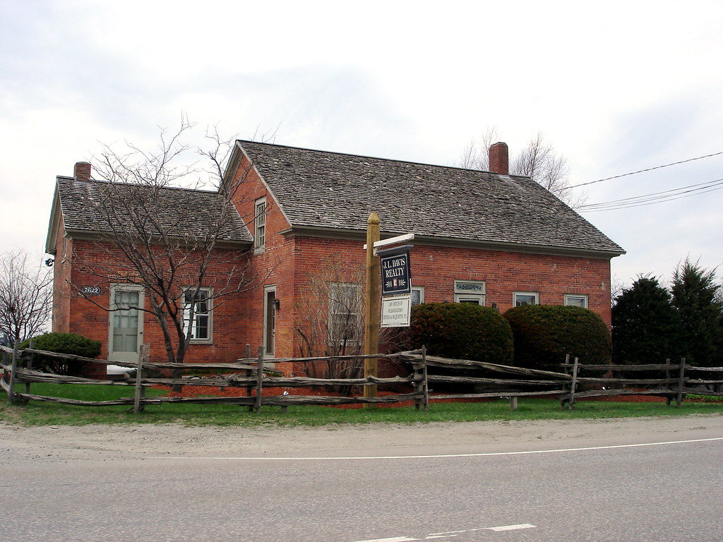 J.L. Davis Realty Present day building of J.L. Davis Realt… Flickr