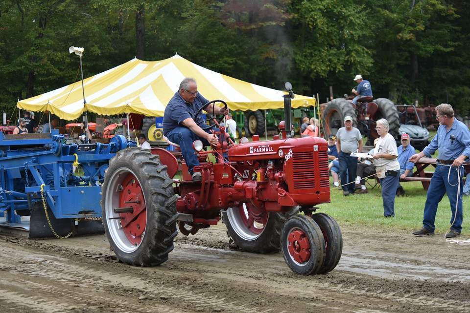 McQ0497 Western Mass Tractor Pullers Flickr