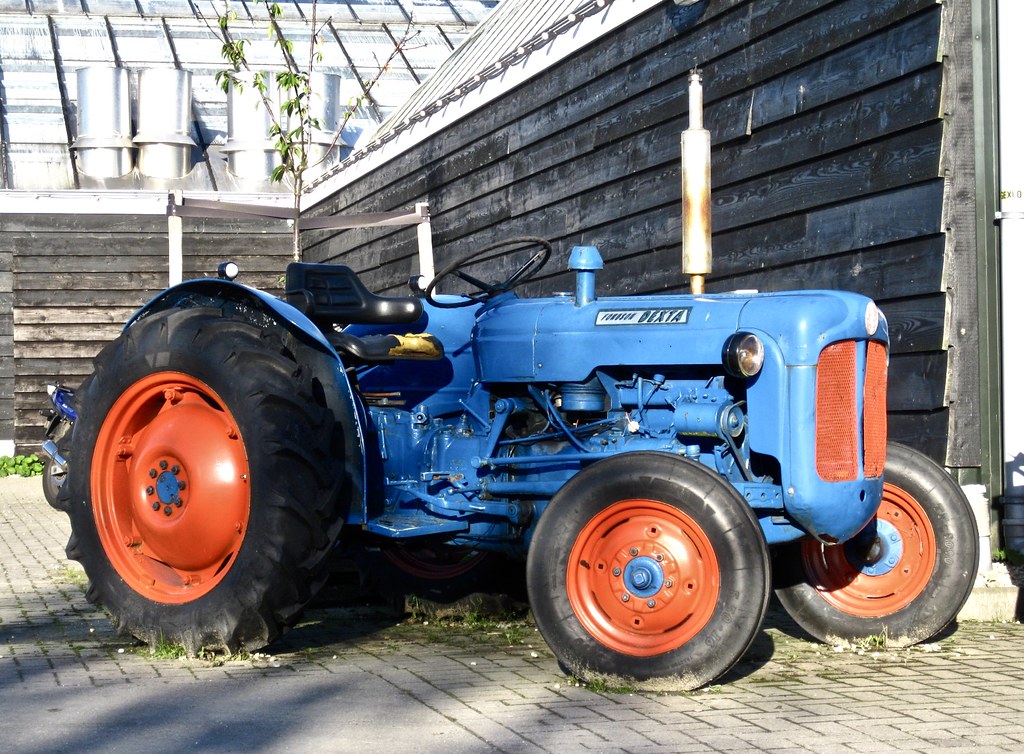 19611964 FORDSON Dexta Tractor Fordson was a Ford brand n… Flickr