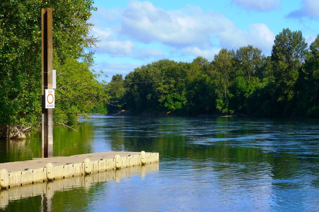 Boat dock on the Willamette River in Corvallis, Oregon Flickr