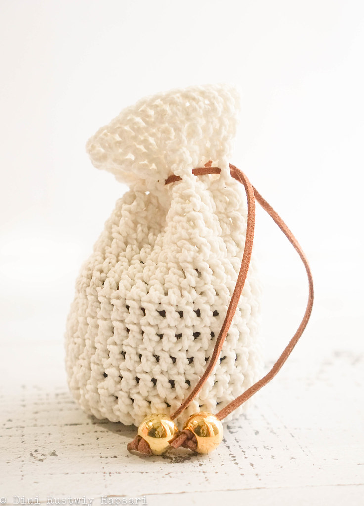 1st crochet mini drawstring pouch Flickr