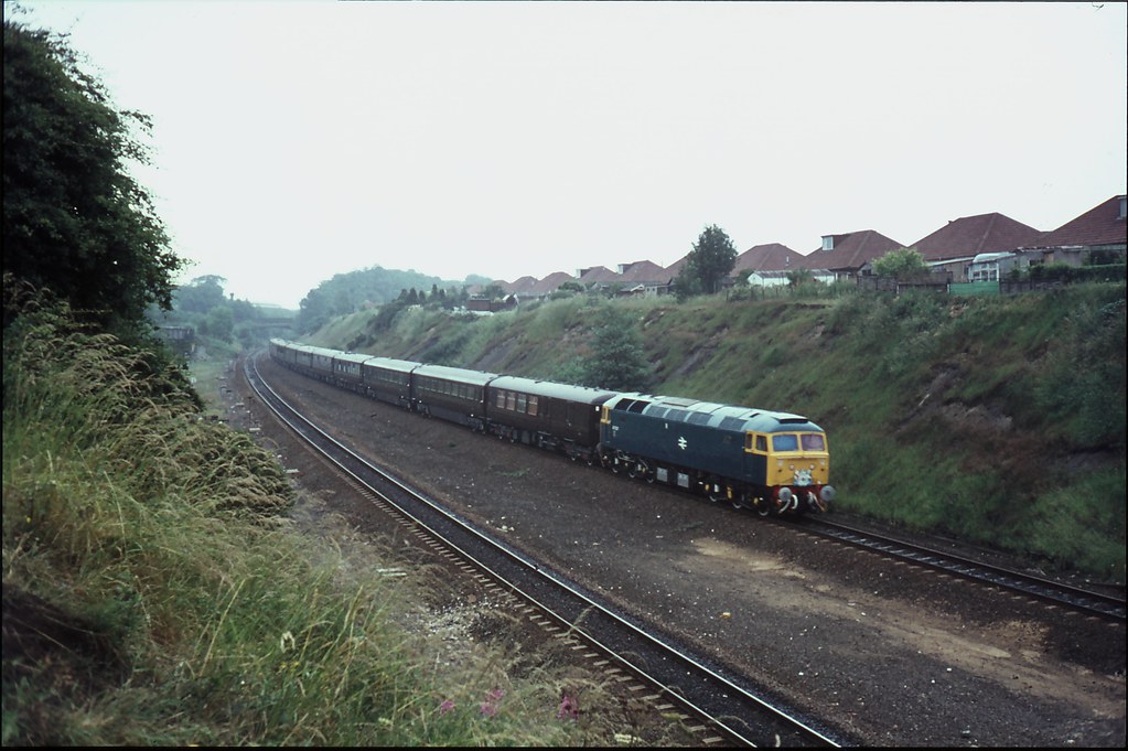 Cross Gates, Leeds. 47527 passing Cross Gates with 1X01 Ba… Flickr