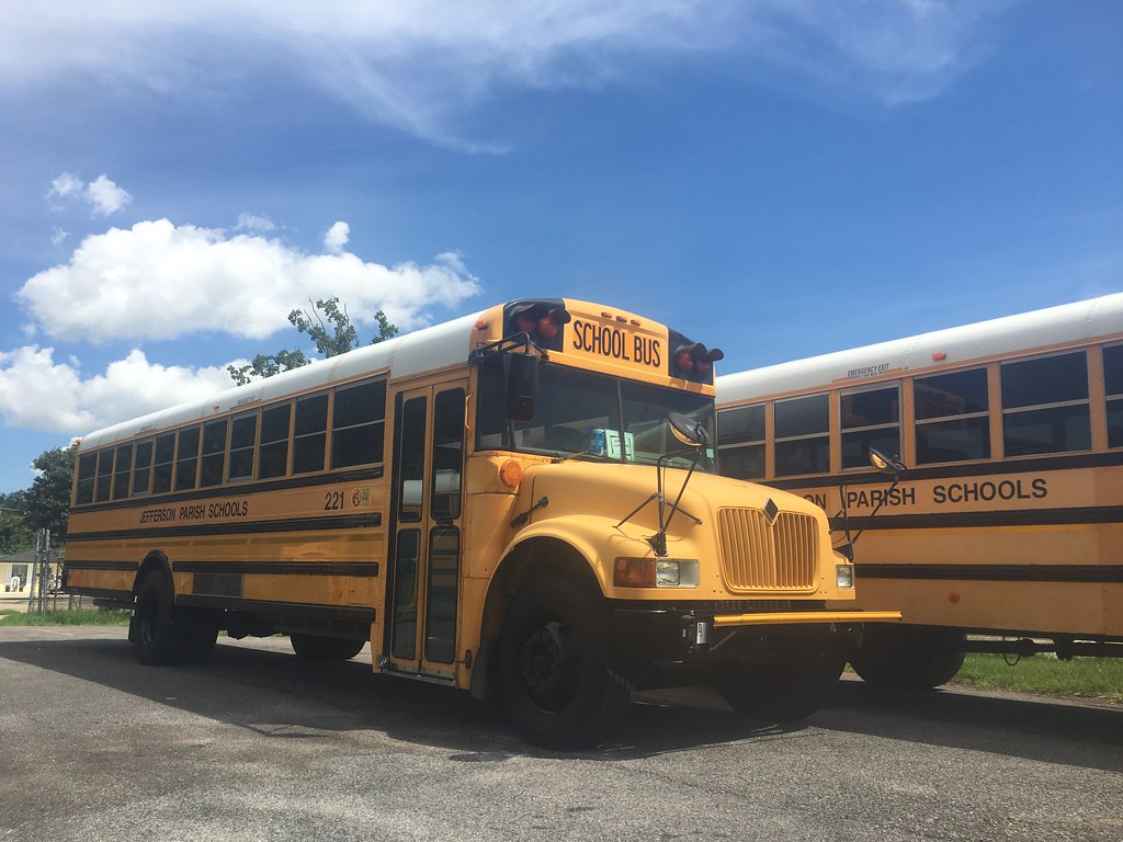 Jefferson Parish Public Schools (Bus 221) "Bus is owned an… Flickr