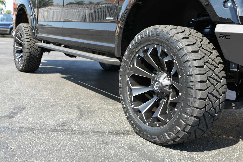 22 Fuel Assault Wheels Wanna be a Car