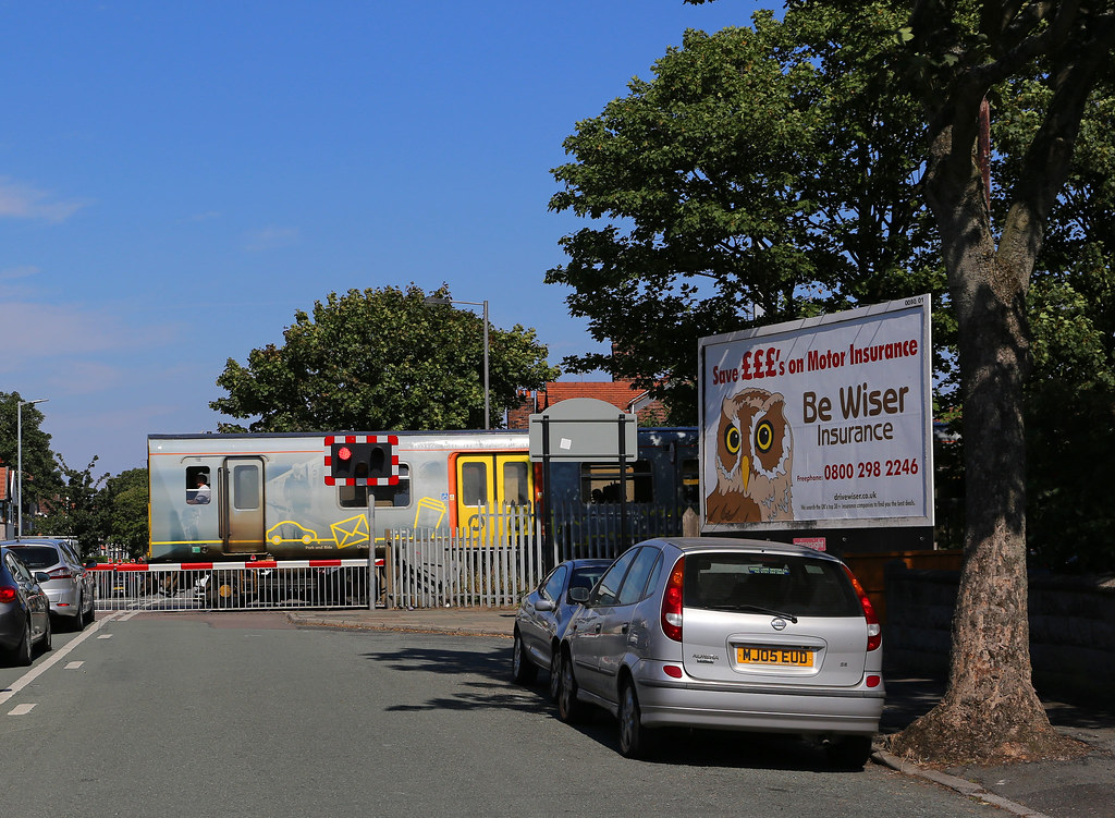 507009 Brooke Hall Level Crossing, Crosby. The view alon… Flickr