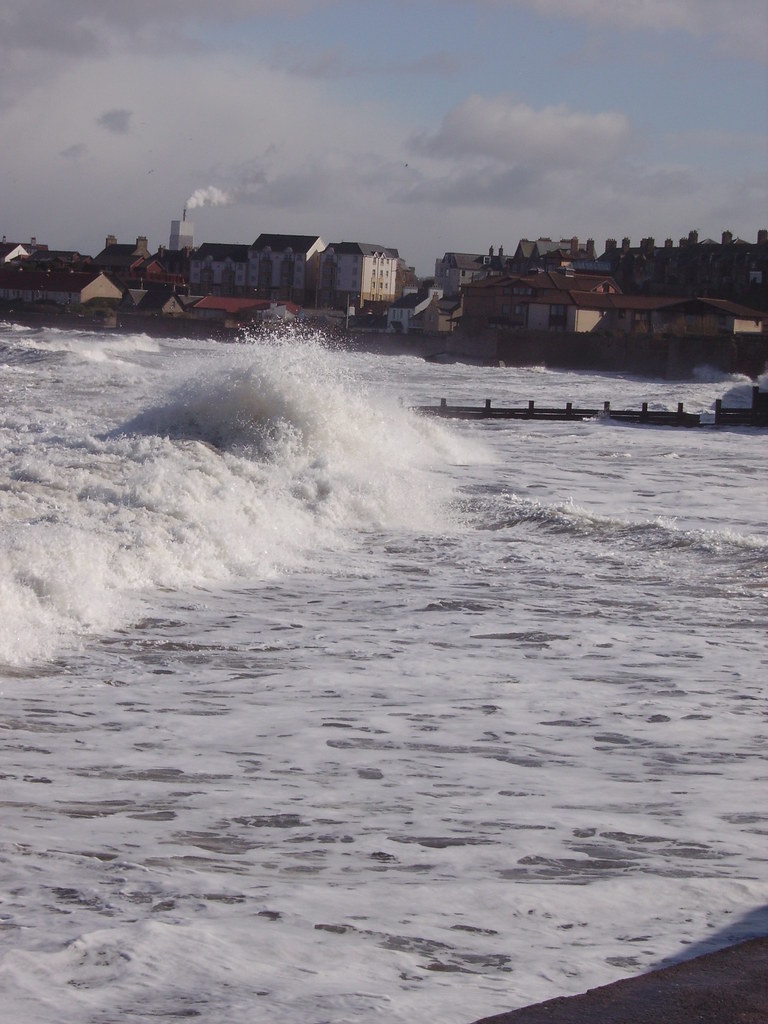 High tide on the East Beach, Dunbar Outgoing reflected wav… Flickr