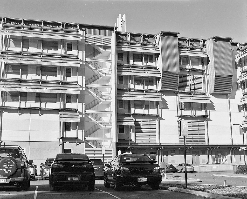 RB67 + 90mm + Ilford XP2 + Tetenal C41 + V800 Khem A. Flickr