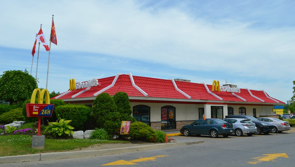 McDonald's Restaurant With Iconic Mansard Roof. 1125 S… Flickr