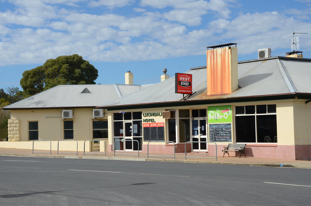DSC_8762 Lucindale Hotel, Musgrave Avenue, Lucindale, Sout… Flickr