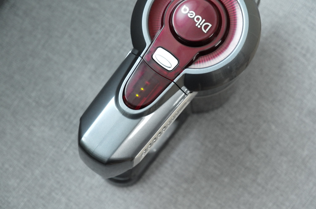 DIBEA C17 Vacuum Cleaner & Everybot DIBEA C17 Vacuum Clean… Flickr