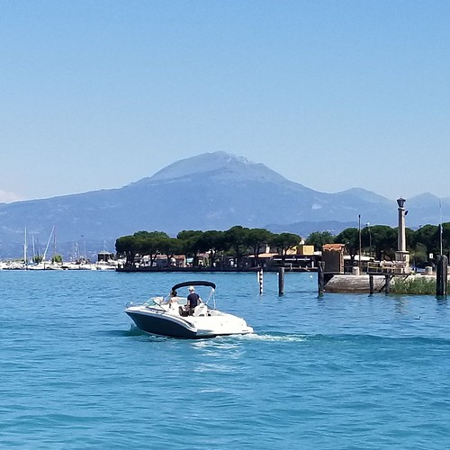 Lake Garda, at Peschiera Lake Garda, 32 miles long, 10 mil… Flickr