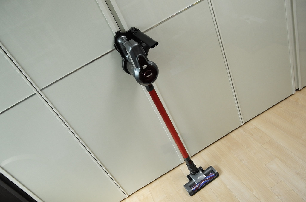 DIBEA C17 Vacuum Cleaner & Everybot DIBEA C17 Vacuum Clean… Flickr