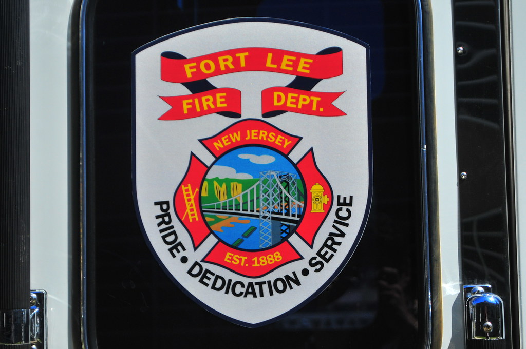 Fort Lee Fire Department Engine 4 1989 Pierce Lance Triborough Flickr