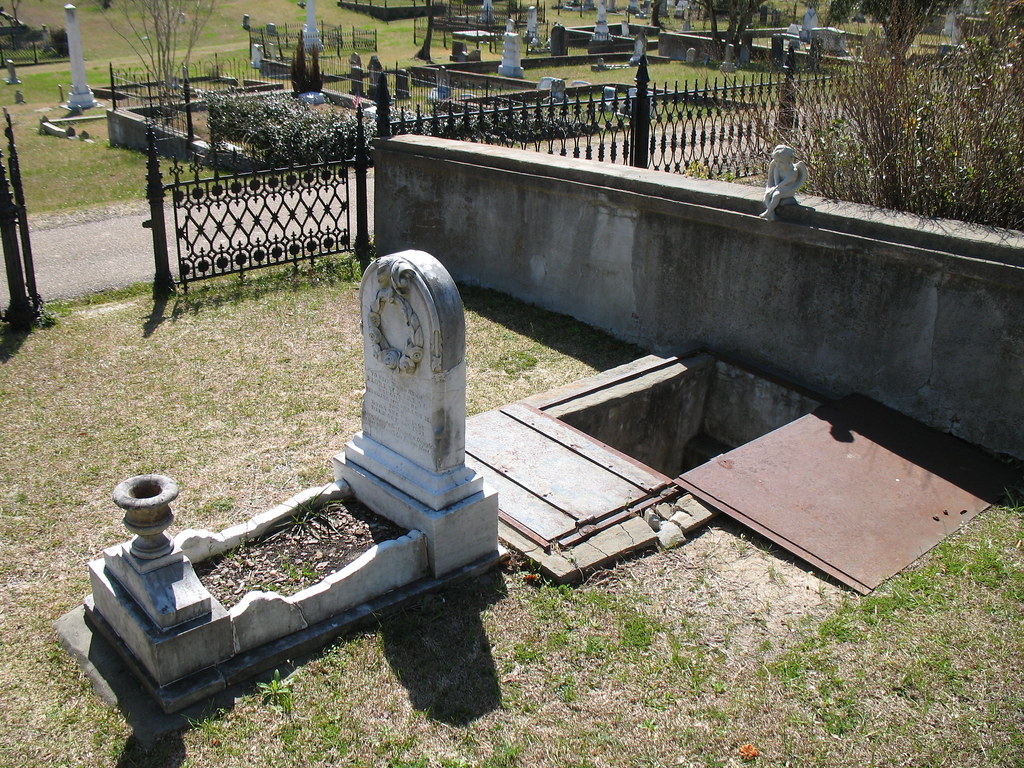 Unusual Grave The following is from the Natchez City Cemet… Flickr