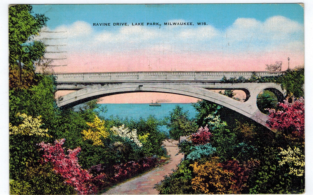 Ravine Drive, Lake Park, Milwaukee, WI 1940 califboy101 Flickr