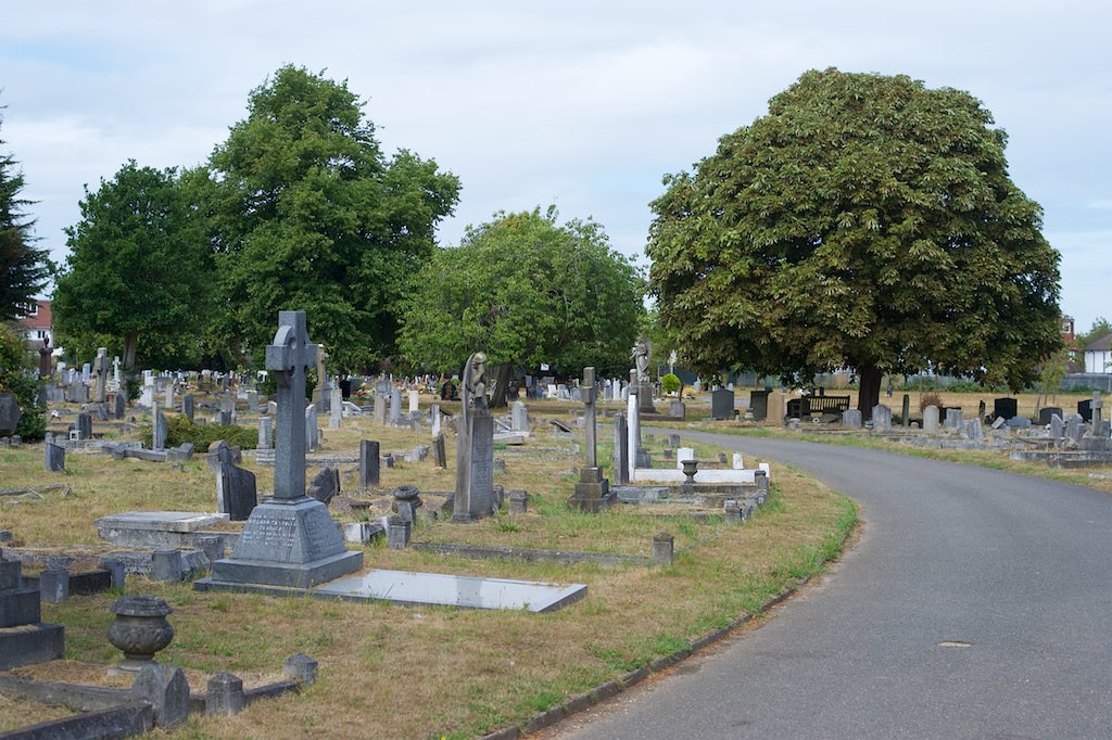 _IAW0175 Twickenham Cemetery, Hospital Bridge Road, Twicke… Flickr