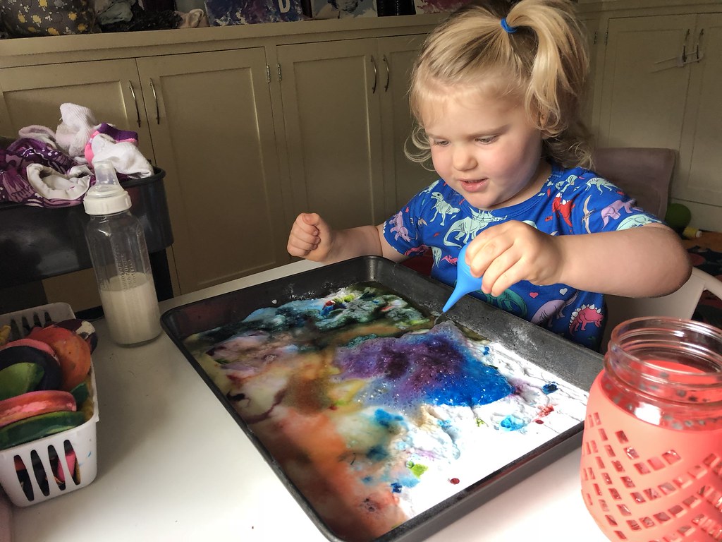 Baking soda and vinegar and food coloring We Love Harlow Flickr