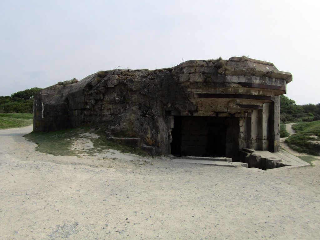 Pointe du Hoc 2018 One of the gun houses (or casemates) at… Flickr