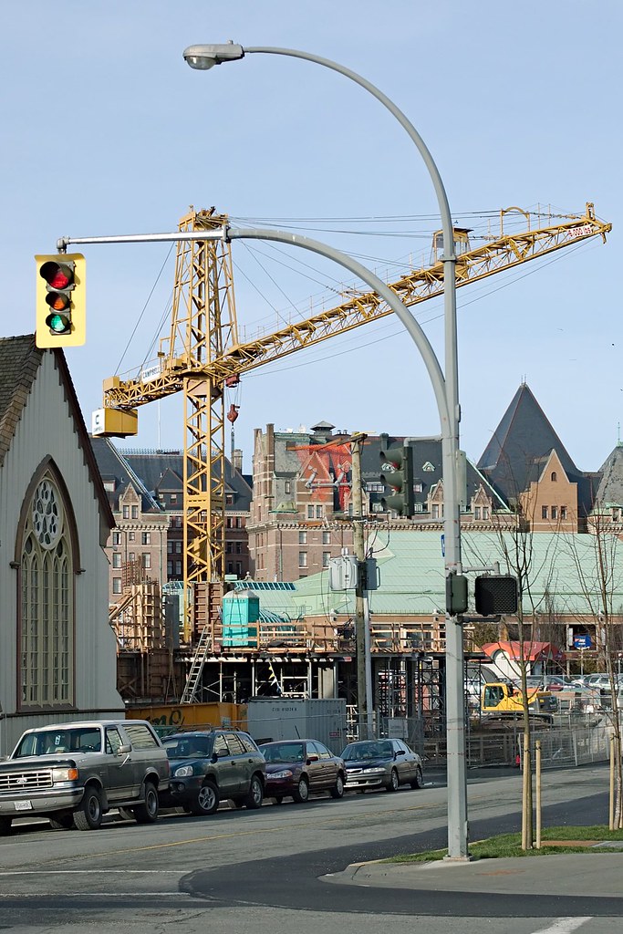 Green light In Victoria (BC, Canada). gehat Flickr