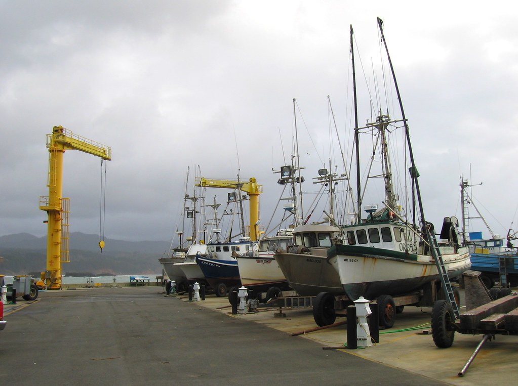 Port Orford DockImg_1700 Lacking a safe harbor, fishing… Flickr