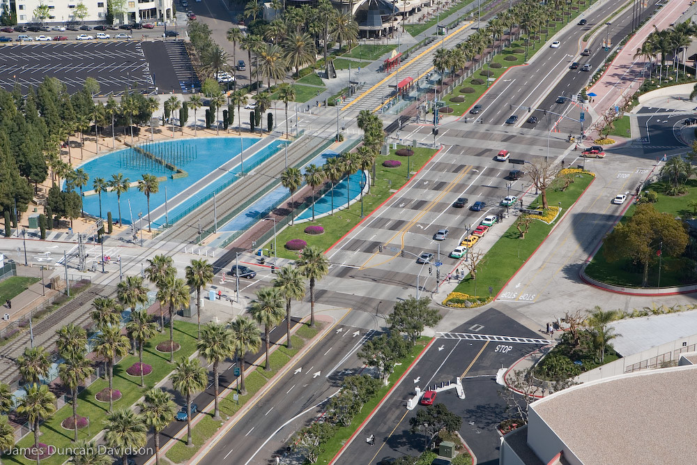 Harbor Drive Harbor Drive as viewed from the 30th floor of… Flickr