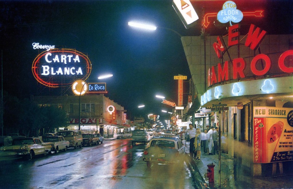 Nuevo Laredo De Noche Mexico Nuevo Laredo at Night. Guerre… Flickr