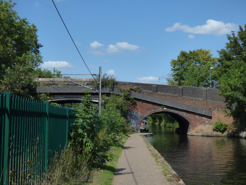 Worcester & Birmingham Canal Stirchley to Bournville Mary Vale Road