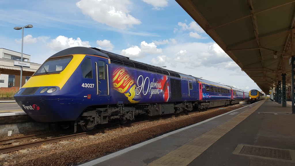 First Great Western 43027 ( with 43015) 1A89 1533 Taunton
