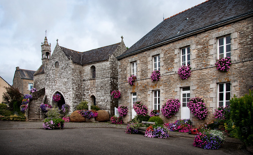 le charmant village de La VraieCroix Denez Prigent The … Flickr