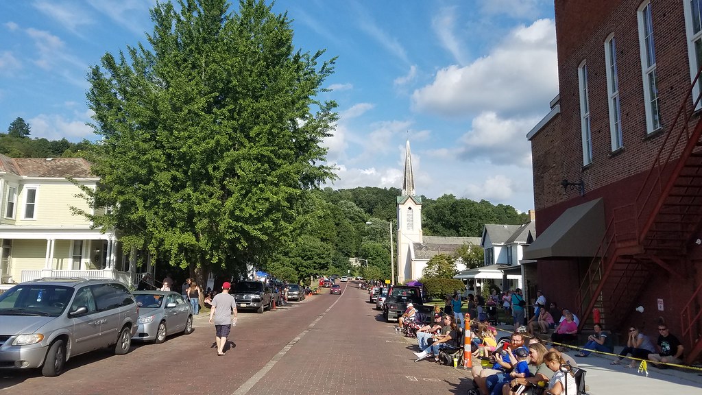Parade of the Hills Festival Nelsonville, Ohio Dan Keck Flickr