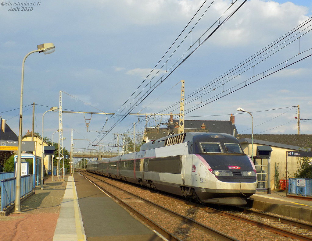 TGV Réseau Carmillon n°512 Gare de Champagné Christopher L.N Flickr
