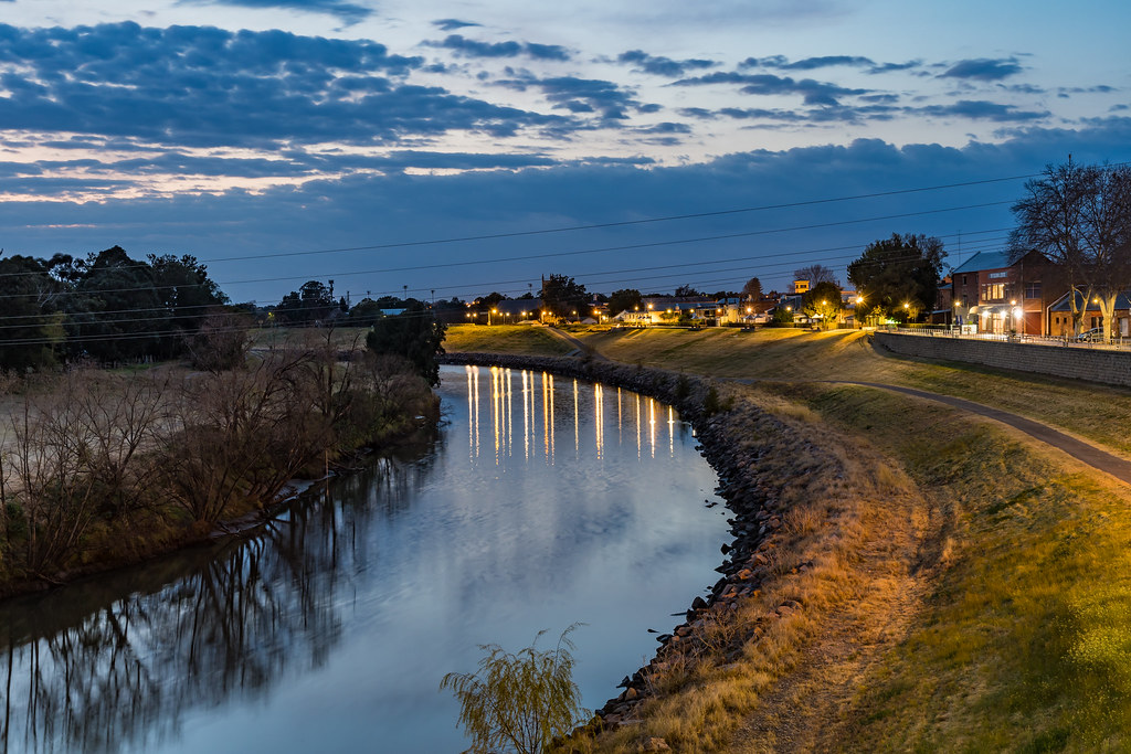 Dawn over the town River Hunter River in Maitland, NSW, Au… Flickr